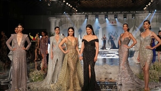 The fashion show ended with the beautiful Kiara Advani walking down the ramp in an elaborate gown from the collection.