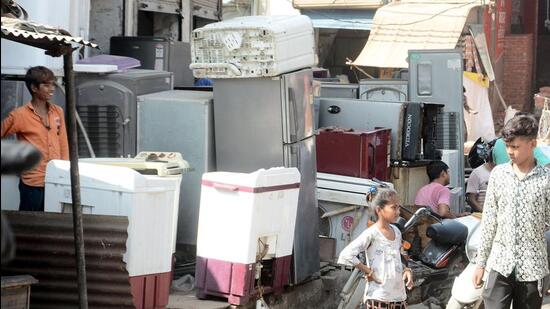 Discarded electronic items such as refrigerators and washing machines at Kela Bhatta in Ghaziabad. (Sakib Ali/ HT) Discarded electronic items such as refrigerators and washing machines at Kela Bhatta in Ghaziabad. (Sakib Ali/ HT)