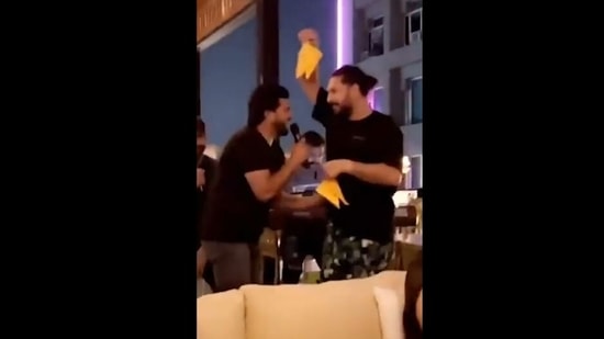 Yuvraj Singh dances with Suresh Raina.(Twitter)