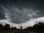 Dark clouds hover over the Kartavya Path in New Delhi.(Sanchit Khanna/HT photo)