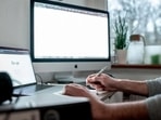 Quiet quitters stay in their roles while doing only what is in their job description(Fabian Strauch/dpa/picture alliance) Quiet quitters stay in their roles while doing only what is in their job description(Fabian Strauch/dpa/picture alliance)