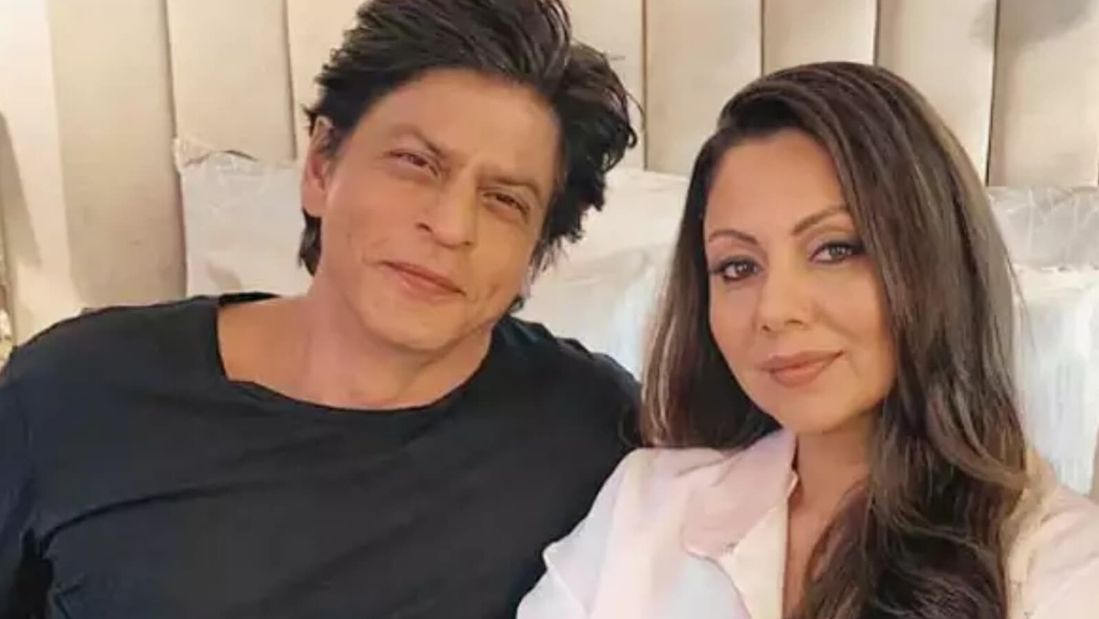 Gauri Khan Confirms Look On Koffee With Karan Sans Shah Rukh Khan Web Series Gravitas Journal 