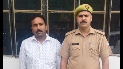 Upset over pending payment, man sets luxury car on fire in Noida Upset over pending payment, man sets luxury car on fire in Noida