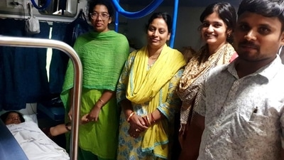 The incident of a medico helping a woman deliver a baby took place aboard Secunderabad-Visakhapatnam Duronto Superfast Express. (Sourced) The incident of a medico helping a woman deliver a baby took place aboard Secunderabad-Visakhapatnam Duronto Superfast Express. (Sourced)