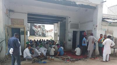 Cane farmers gathered outside the Dhuri sugar mill after its auction was postponed in Sangrur on Wednesday. (HT Photo) Cane farmers gathered outside the Dhuri sugar mill after its auction was postponed in Sangrur on Wednesday. (HT Photo)