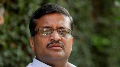 Haryana police, which had booked 1991-batch IAS officer Ashok Khemka in April under the provisions of Prevention of Corruption (PC) Act for allegedly making appointment in an illegal and arbitrary manner during his stint as managing director of Haryana State Warehousing Corporation. (HT File) Haryana police, which had booked 1991-batch IAS officer Ashok Khemka in April under the provisions of Prevention of Corruption (PC) Act for allegedly making appointment in an illegal and arbitrary manner during his stint as managing director of Haryana State Warehousing Corporation. (HT File)