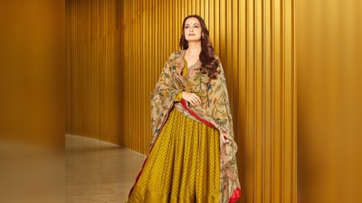 Giving a shoutout to designer Archana Jaju, Dia Mirza captioned her post, "First a big thank you to my fellow Hyderabadi @archanajaju.in for this beautiful kalamkari (natural dyes) dupatta and salwar suit 🐯🕊It is exquisite!." (Instagram/@diamirza) Giving a shoutout to designer Archana Jaju, Dia Mirza captioned her post, "First a big thank you to my fellow Hyderabadi @archanajaju.in for this beautiful kalamkari (natural dyes) dupatta and salwar suit 🐯🕊It is exquisite!." (Instagram/@diamirza)