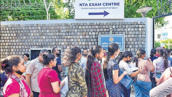 New Delhi, India - July 15, 2022: Students arrive to appear for the first slot of Common University Entrance Test for undergraduate admissions (CUET-UG) at North campus in New Delhi, India, on Friday, July 15, 2022. (Photo by Amal KS / Hindustan Times) (Hindustan Times)