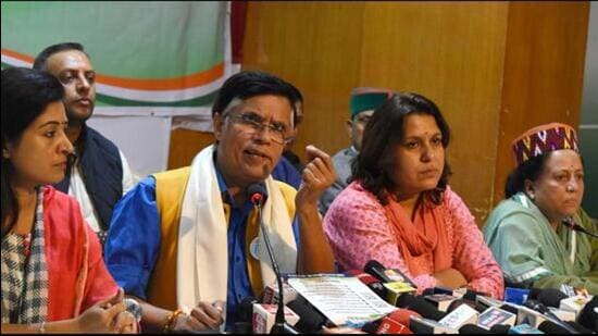 All India Congress Committee chairman, media and publicity, Pawan Khera addressing a press conference at the Himachal Pradesh Congress office, Rajiv Bhawan, Shimla, on September 2. He was accompanied by state unit chief Pratibha Singh (extreme right) and party leader Supriya Shrinate. (HT file photo)