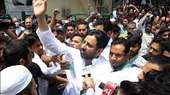 The FIR was registered against MLA Amanatullah Khan and his supporters for allegedly stopping the officials from conducting their duty. (HT Photo)