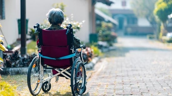 Old adults infected with COVID-19 at higher risk of developing Alzheimer's(Unsplash)