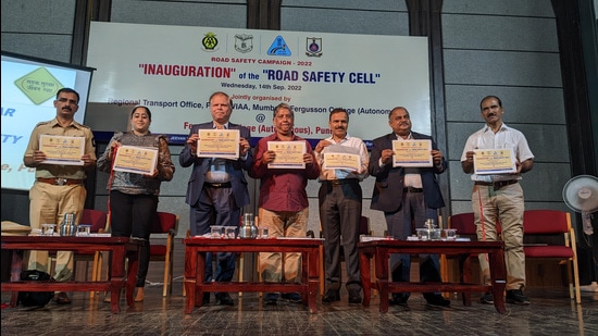 The first ever ‘road safety cell’ to function out of any college or educational institution in the state was inaugurated Wednesday by Fergusson college (autonomous). (Shankar Narayan/HT PHOTO)