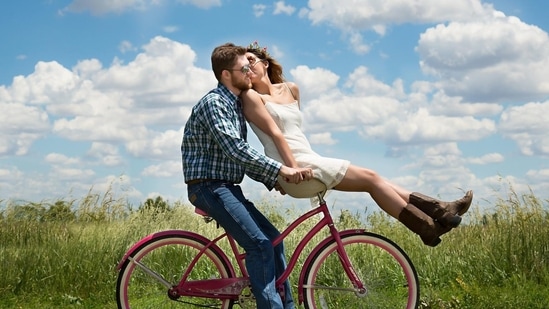 Daily Love and Relationship Horoscope 2022: Find out love predictions for September 15. Daily Love and Relationship Horoscope 2022: Find out love predictions for September 15.