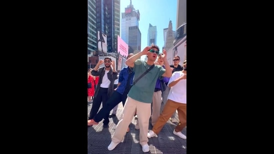A screengrab from the viral video shows Norway dance group grooving to Kala Chashma at Times Square. It has won Neha Kakkar's heart.&nbsp;(Instagram/@nehakakkar)