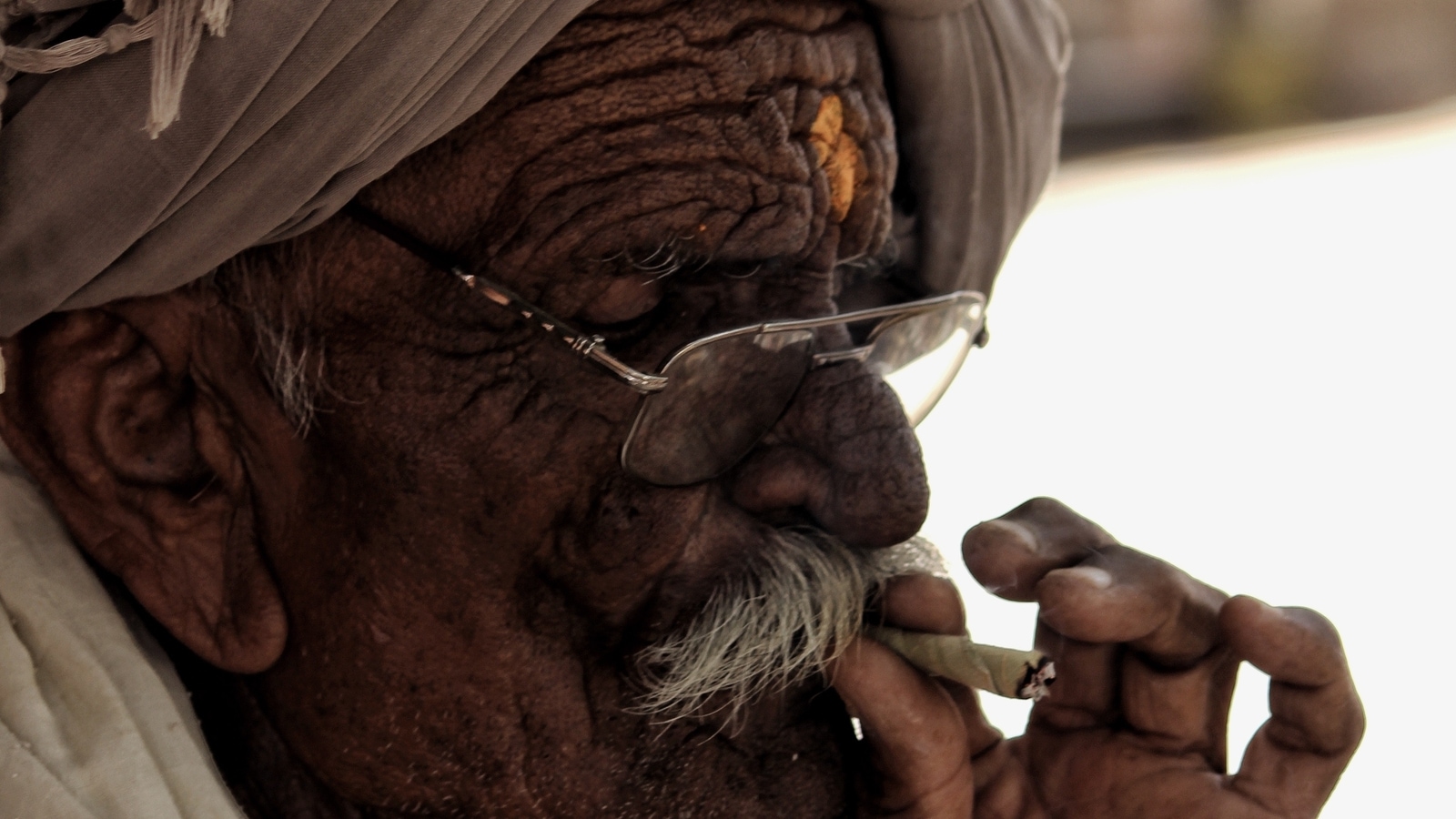 Prevention efforts that need to be taken to control bidi consumption ...