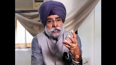 SAD Senior Vice-President Jagmeet Brar addressing a press conference in Bathinda on Thursday (HT Pic Sanjeev Kumar)