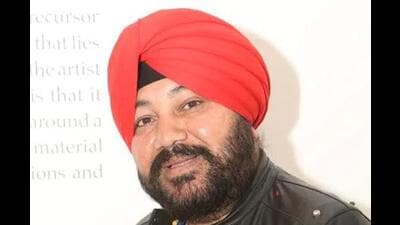 A trial court had sentenced Punjabi pop singer Daler Mehndi to two years’ imprisonment and imposed a fine of  ₹2,000. After the additional district sessions judge dismissed his appeal on July 14, he was taken into custody and is lodged in Patiala jail. (HT file photo)