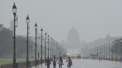 The intensity of rain will reduce from Friday evening. (Hindustan Times) The intensity of rain will reduce from Friday evening. (Hindustan Times)