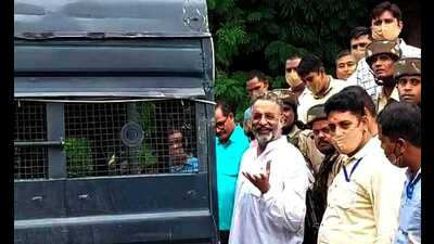 Mukhtar brought to Mau court from Banda jail amid tight security (HT photo)