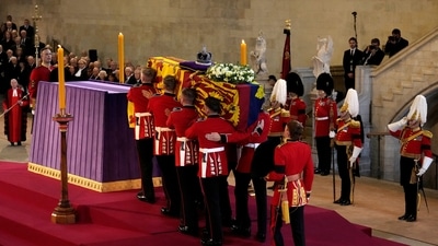 UK defence minister joins ceremonial guard beside Queen's coffin