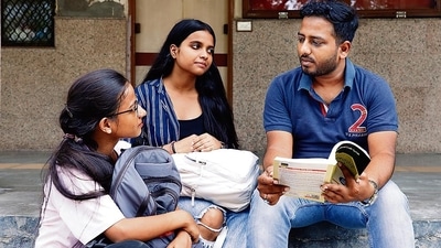 WB SET 2023 Registration: Assistant professor Mohd Sajid is fondly compared to Jeetu bhaiya from Kota Factory, by his students. (Photo: Shantanu Bhattacharya/HT) (File) WB SET 2023 Registration: Assistant professor Mohd Sajid is fondly compared to Jeetu bhaiya from Kota Factory, by his students. (Photo: Shantanu Bhattacharya/HT) (File)