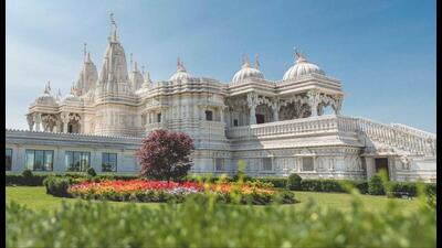 BAPS Shri Swaminarayan Mandir. BAPS Shri Swaminarayan Mandir.