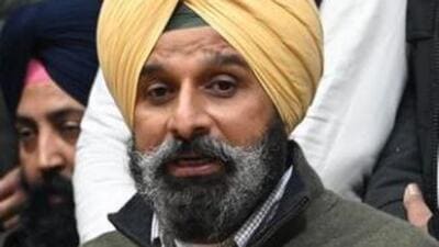 Shiromani Akali Dal (SAD) leader Bikram Singh Majithia on Thursday demanded CBI and ED inquiries into Punjab finance minister Harpal Cheema’s allegation that the BJP had offered  ₹25 crore each to 10 AAP legislators to shift their loyalties. (HT file photo)