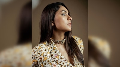 Mrunal Thakur ditched stilettoes and opted for a pair of comfortable white sneakers. (Instagram/@mrunalthakur) Mrunal Thakur ditched stilettoes and opted for a pair of comfortable white sneakers. (Instagram/@mrunalthakur)
