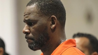 R Kelly appears during a hearing in 2019 in Chicago. (AP) R Kelly appears during a hearing in 2019 in Chicago. (AP)