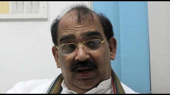 The delegation led by state BJP chief Ashwani Sharma claimed that the horse-trading charges levelled by AAP national convener and Delhi chief minister Arvind Kejriwal and other leaders against the BJP were “totally baseless and have been a political mischief to cover their own failures”. (HT File)