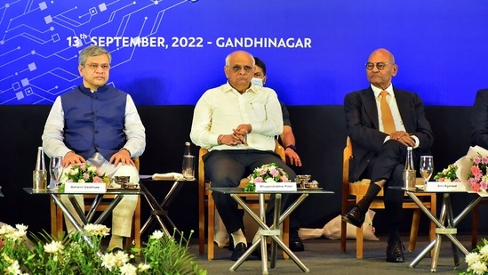 Union Minister for Electronics and Information Technology Ashwini Vaishnaw, Gujarat Chief Minister Bhupendra Patel and Vedanta Chairman Anil Agarwal during an MoU signing ceremony between Vedanta-Foxconn Group and Government of Gujarat for manufacturing semiconductor and display fab in the state in Ahmedabad,(PTI)