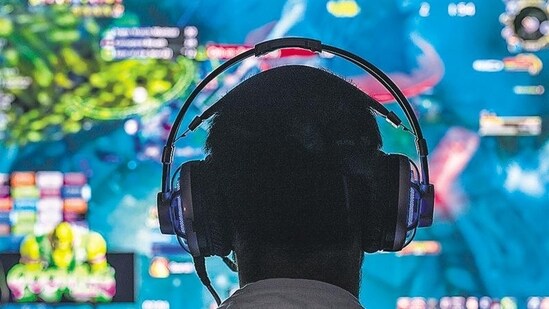 The draft report proposes Centre to consider enacting a separate law to regulate online gaming.(Shutterstock)