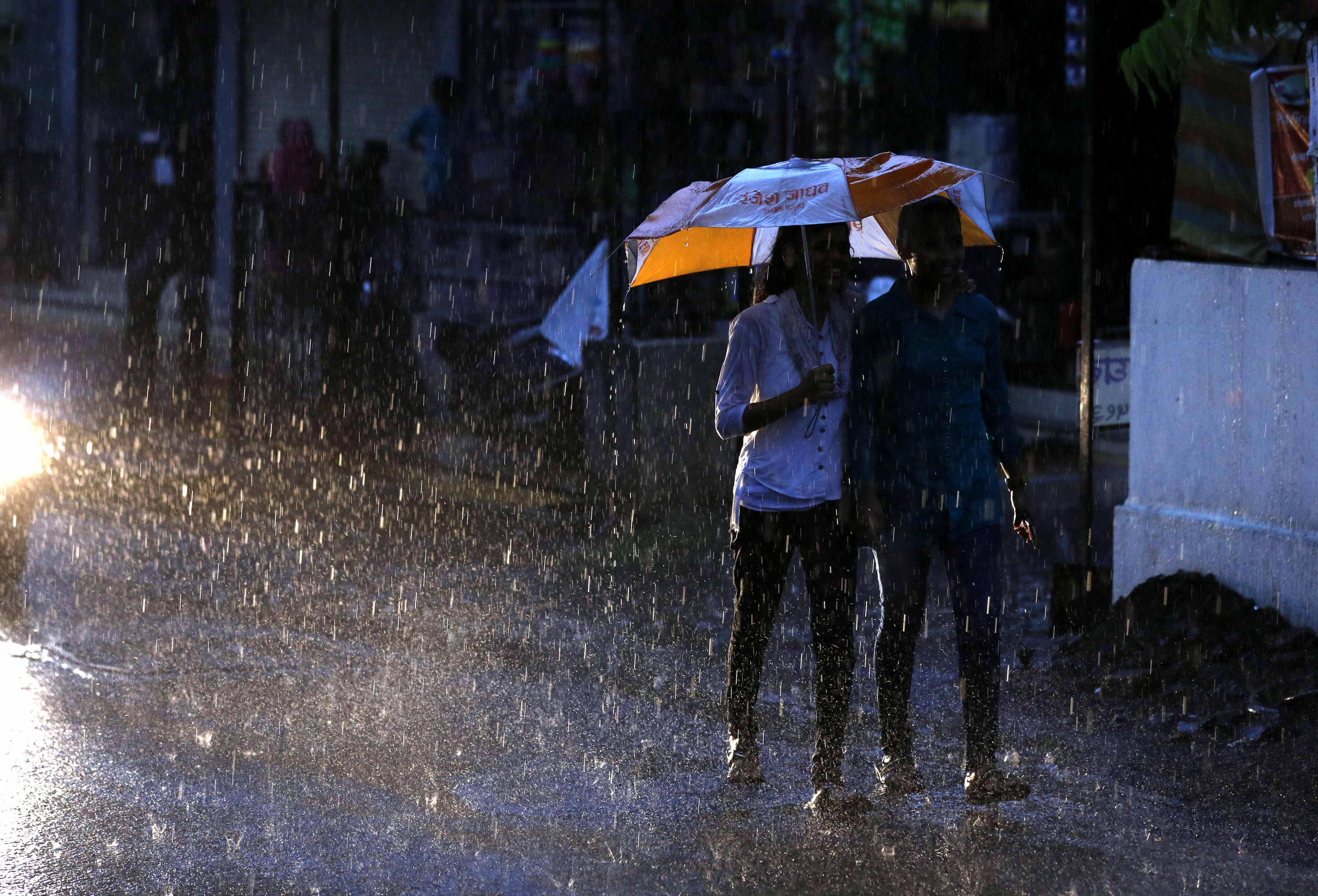 Rain can be expected in Bengaluru and some other parts of Karnataka in October, forecasts said. (HT FILE PHOTO) Rain can be expected in Bengaluru and some other parts of Karnataka in October, forecasts said. (HT FILE PHOTO)