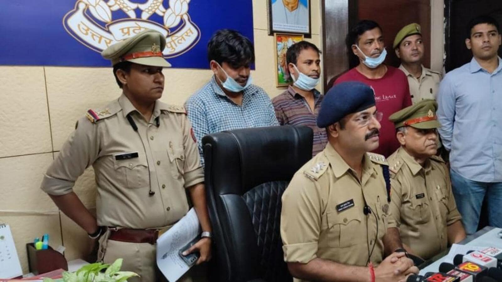 Two who robbed elderly man in Kalkaji bump into police, arrested ...