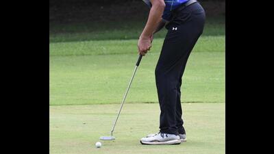 Chandigarh’s Abhijit Singh Chadha regained the top spot after he carded a five-under 65 in round three of the Jaipur Open. (HT File)
