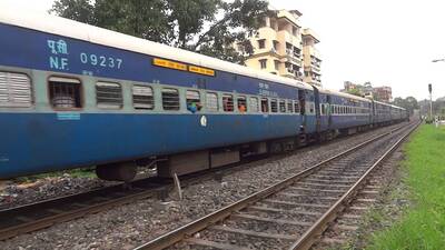Stationmaster’s quick thinking averts train mishap near Prayagraj (File photo)