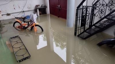 Continuous rains for the past three days has led to water gushing inside homes, health centres and other infrastructures. (Deepak Gupta/HT)