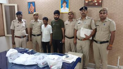 The suspects (in the middle) in police custody. (HT Photo) The suspects (in the middle) in police custody. (HT Photo)