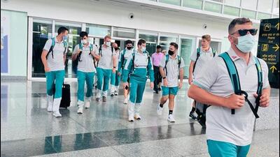 The Aaron Finch-led Australian cricket team arriving at the airport in Mohali. (HT Photo)