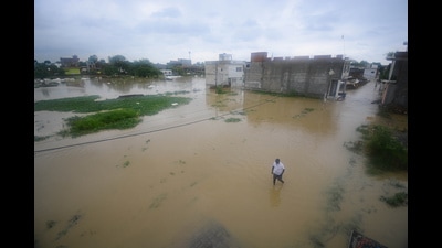 A view of the water-logged Faizullaganj locality of Lucknow (HT File Photo) A view of the water-logged Faizullaganj locality of Lucknow (HT File Photo)