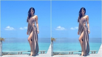 “Tis a good day to be hap-hap happy,” read Mouni’s caption. The actor posed for sun kissed pictures against the Maldives backdrop. (Instagram/@imouniroy)