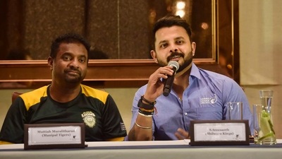  Muttiah Muralitharan (Manipal Tigers) and S Sreesanth (LNJ Bhilwara Kings) attend a press conference on the eve of Legends League Cricket match, in Kolkata, Thursday, Sept. 15, 2022. (PTI) Muttiah Muralitharan (Manipal Tigers) and S Sreesanth (LNJ Bhilwara Kings) attend a press conference on the eve of Legends League Cricket match, in Kolkata, Thursday, Sept. 15, 2022. (PTI)