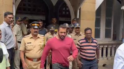 Mumbai, India - July 22, 2022: Salman Khan outside CP Office after meeting Police Commissioner Vivek Phansalkar, at Crawford Market, in Mumbai, India, on Friday, July 22, 2022. (Video Grab/HT Photo) (Hindustan Times) Mumbai, India - July 22, 2022: Salman Khan outside CP Office after meeting Police Commissioner Vivek Phansalkar, at Crawford Market, in Mumbai, India, on Friday, July 22, 2022. (Video Grab/HT Photo) (Hindustan Times)