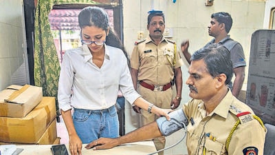 Mumbai, India - September 16, 2022: A medical camp organised by Dr. Muffi's Digestive Health Institute for Nagpada police personnel at Nagpada Police Station, in Mumbai, India, on Friday, September 16, 2022. (Photo by Satish Bate/Hindustan Times) (Satish Bate/HT PHOTO) Mumbai, India - September 16, 2022: A medical camp organised by Dr. Muffi's Digestive Health Institute for Nagpada police personnel at Nagpada Police Station, in Mumbai, India, on Friday, September 16, 2022. (Photo by Satish Bate/Hindustan Times) (Satish Bate/HT PHOTO)