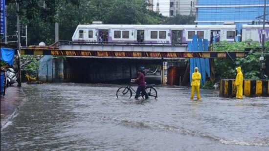 Subway closed due to waterlogging at Andheri in Mumbai. (HT Photo by Vijay Bate)