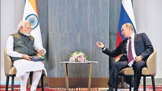 Russian President Vladimir Putin and Indian Prime Minister Narendra Modi attend a meeting on the sidelines of the Shanghai Cooperation Organization (SCO) summit in Samarkand, Uzbekistan September 16, 2022. Sputnik/Alexandуr Demyanchuk/Pool via REUTERS (via REUTERS)