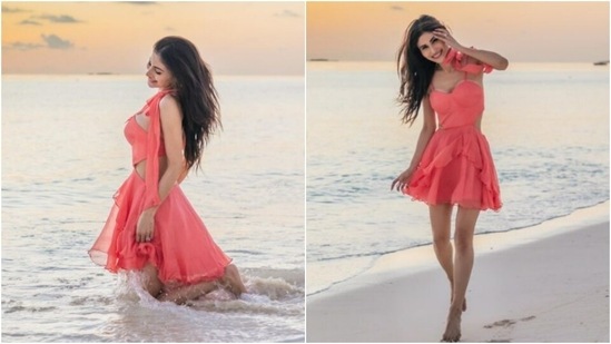Brahmastra star Mouni Roy dances ’with the waves’ in Maldives(Instagram/@imouniroy)