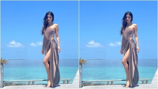 “Tis a good day to be hap-hap happy,” read Mouni’s caption. The actor posed for sun kissed pictures against the Maldives backdrop.(Instagram/@imouniroy)