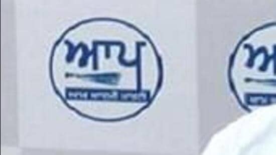 Those who joined the AAP included sitting councillors Amit Varsha Rampal and Kala Gautam and former councillors Tanveer Singh Dhaliwal, Satwinder Singh Jabddi and Kapil Kumar Sonu. (HT File)