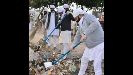 The Swachhta League is an inter-city competition announced by the Union ministry of housing and urban affairs with the aim to involve residents in making cities garbage free. (HT File)